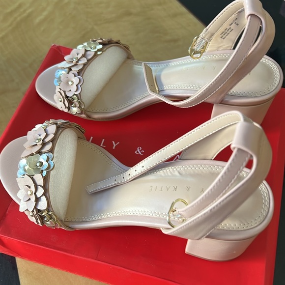 NIB Kelly & Katie Camelliah Dress Sandal Size 9 - Picture 5 of 6